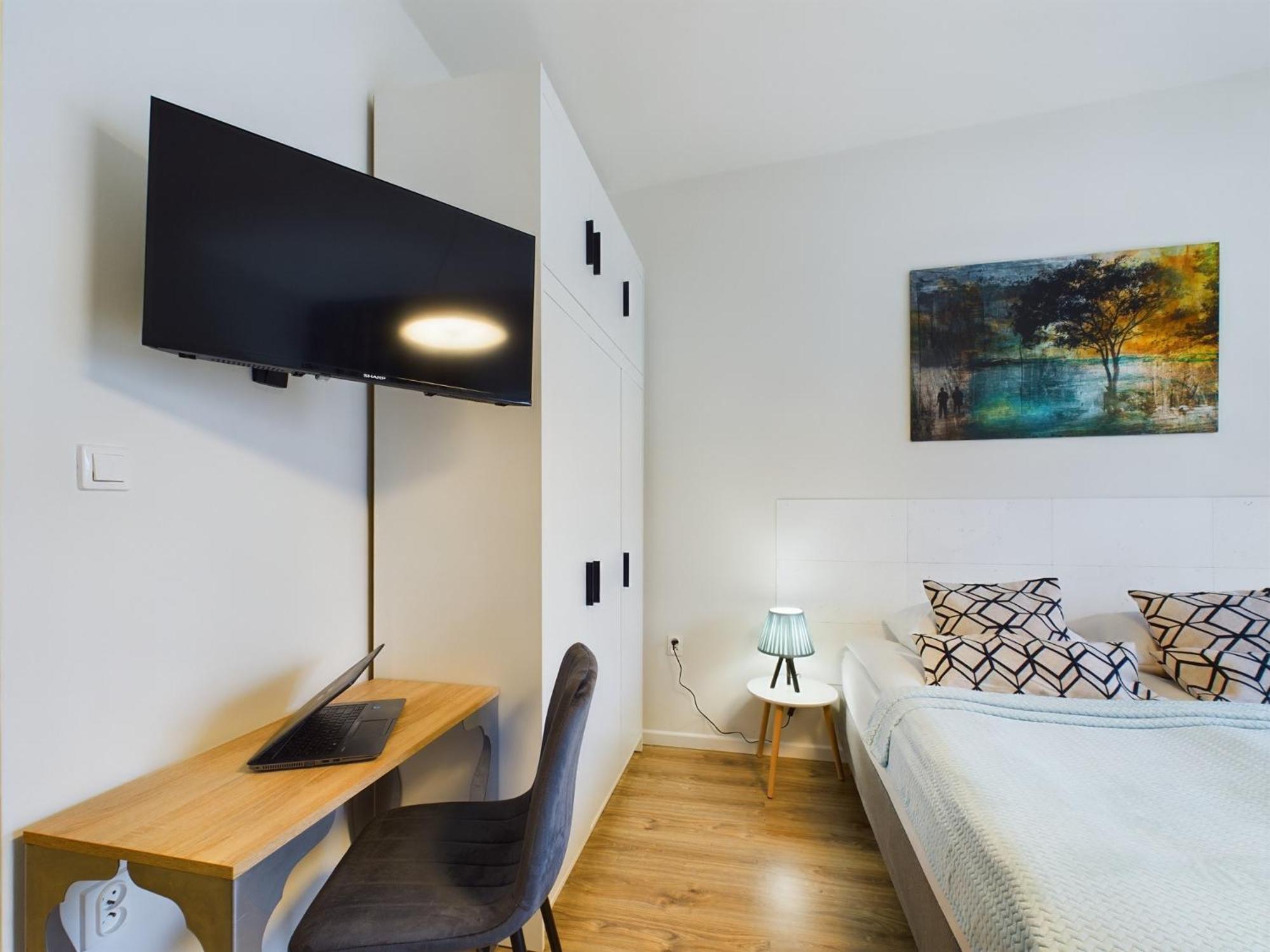 Aleja Jana Pawla Ii For 4 Guests With Air-conditioning By Renters Varsovia